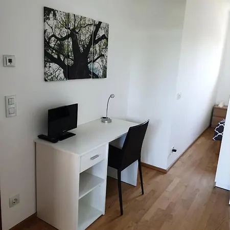 Comfy Plaza 65m2 Ground Floor No Stairs With Separate Bedroom Living Full Kitchen And Study Furnished Terrace Parking At The Door Fiber Internet Sleeps 4 Lejlighed Aurolzmunster