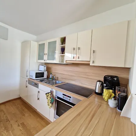 Lejlighed Comfy Plaza 65m2 Ground Floor No Stairs With Separate Bedroom Living Full Kitchen And Study Furnished Terrace Parking At The Door Fiber Internet Sleeps 4