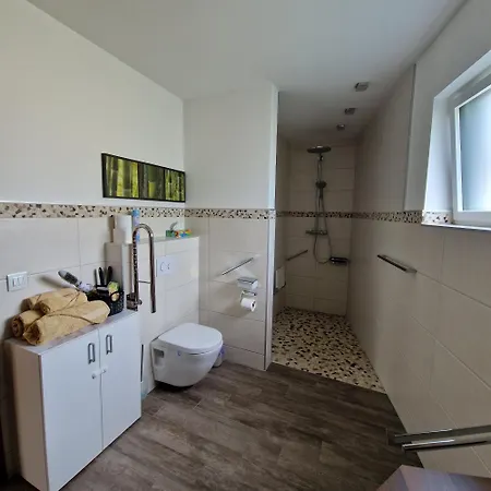 Lejlighed Comfy Plaza 65m2 Ground Floor No Stairs With Separate Bedroom Living Full Kitchen And Study Furnished Terrace Parking At The Door Fiber Internet Sleeps 4 Aurolzmunster