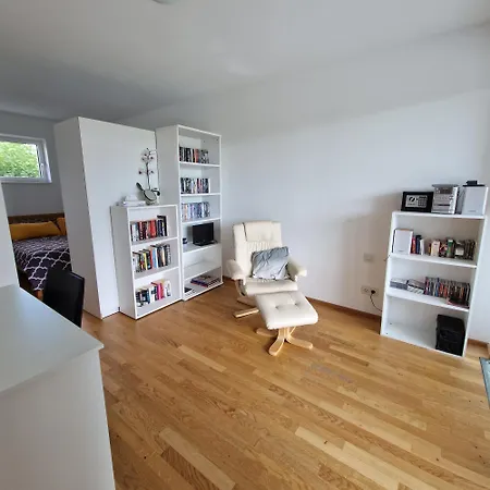 Apartment Comfy Plaza *