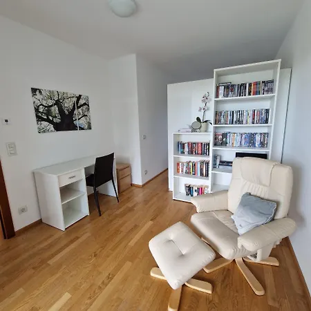Apartment Comfy Plaza *
